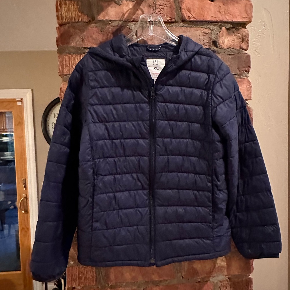 GAP Kids Navy Primaloft jacket.  Size XL.